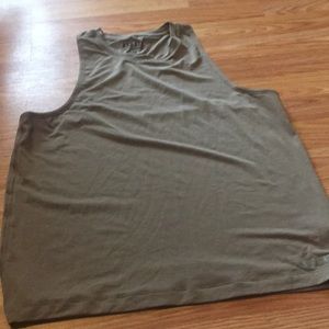 Women’s Nobull Muscle Tank.